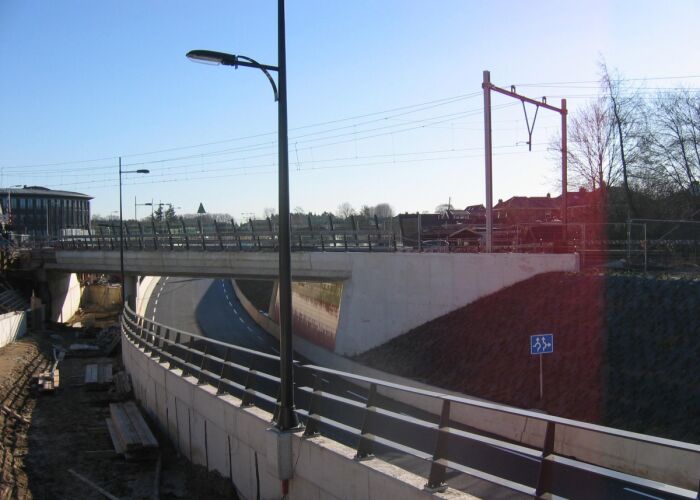 Reggesingel hekwerk en geluidsschermen